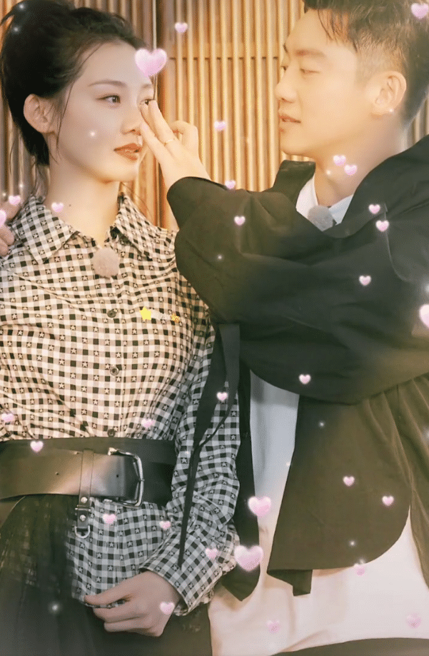 欧阳娜娜|郑恺火锅店出事后首现身，参加张晋儿子生日会，与苗苗合体心情极佳