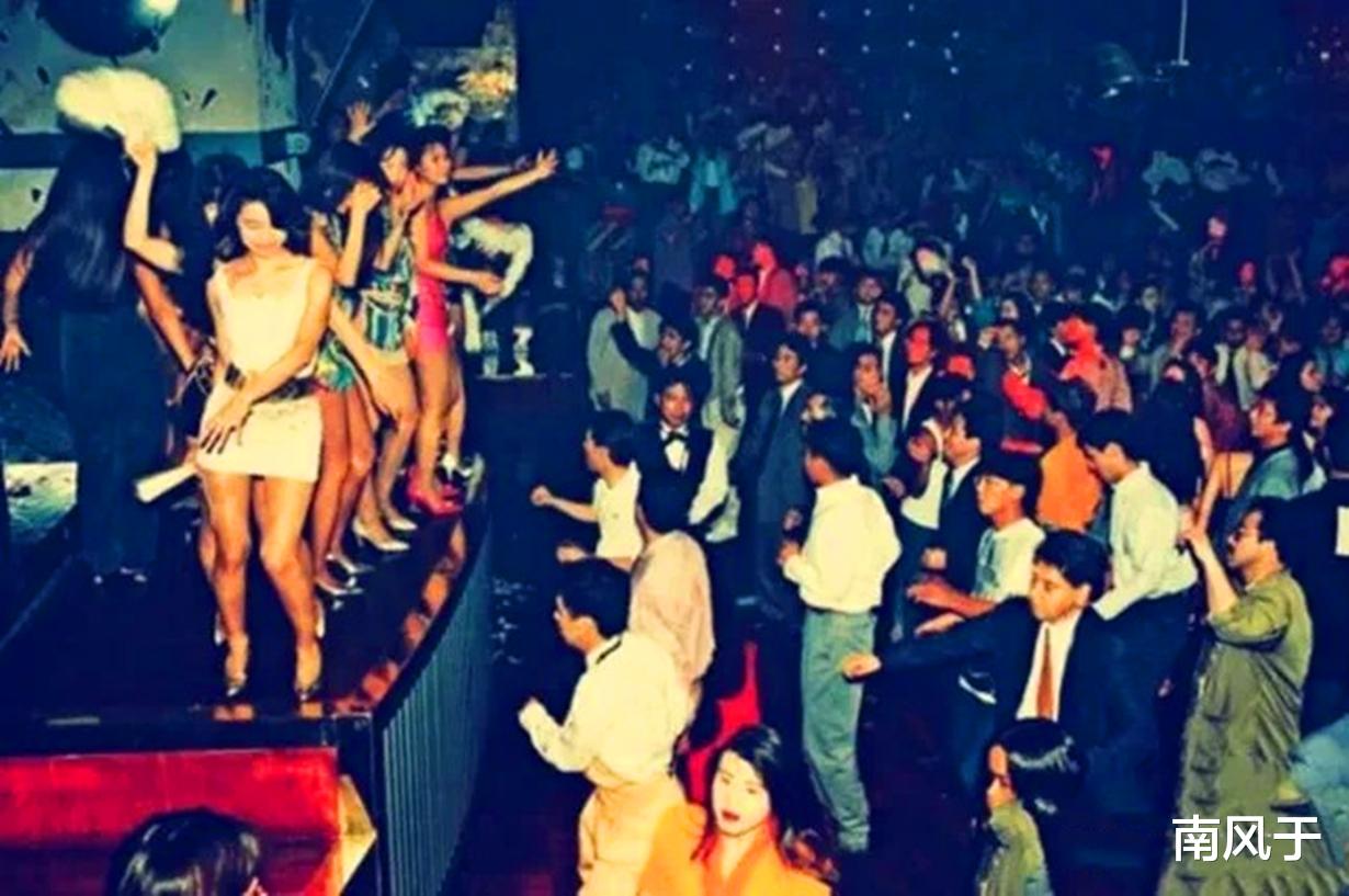 迈克尔·杰克逊|19张永载史册的经典老照片,图1让男人移不开眼,最后一张直击心灵