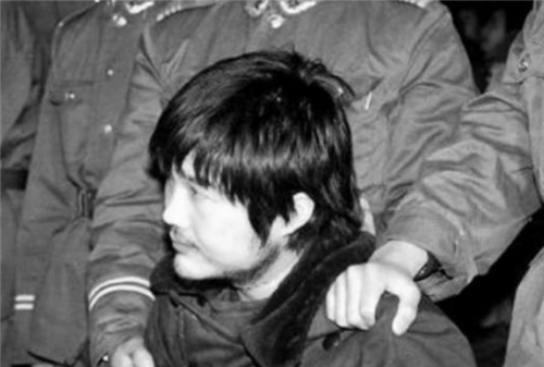 西安悍匪魏振海:唯一不认罪却被执行死刑的罪犯,枪决前大喊四字