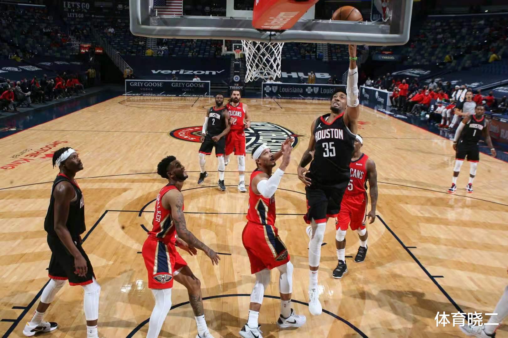 火箭队|情绪不稳定！火箭大胜却存在隐患，考辛斯11分钟5犯遭诟病