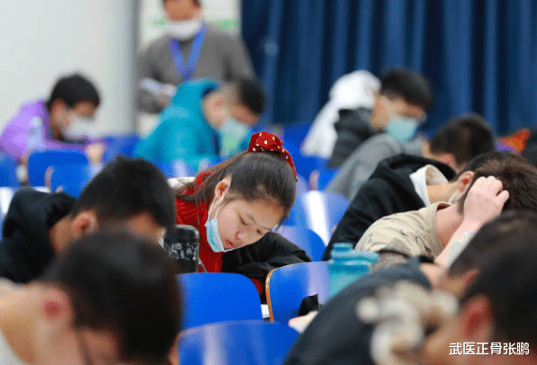 胃病|多位医生呼吁：鸡汤里加“它”无异于“服毒”，再不戒掉，甲腺难扛