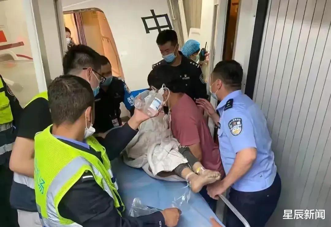 星辰新闻 “能不能帮忙把飞机叫回来?”航班准备起飞,男子却要求返回,官方回应:能
