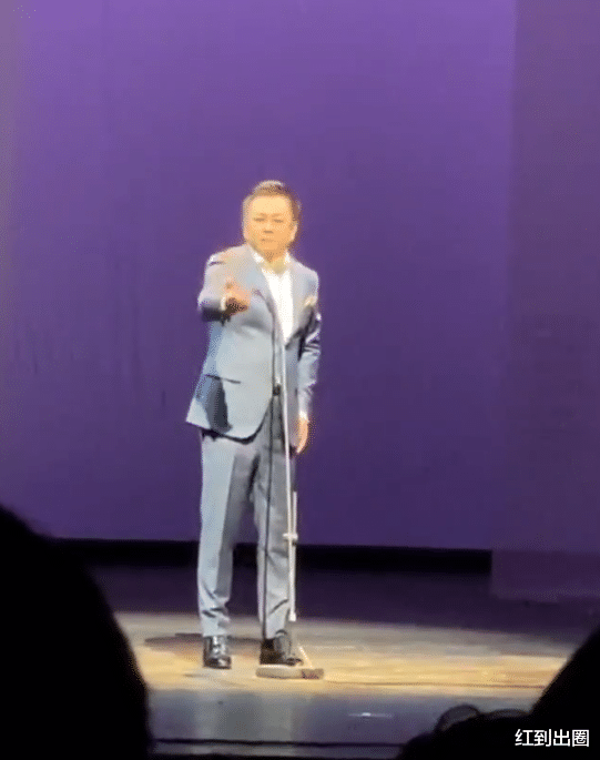 林夏薇|众大咖齐聚北京剧院！濮存昕精神抖擞，61岁黄宏罕露面，朱军一度哽咽