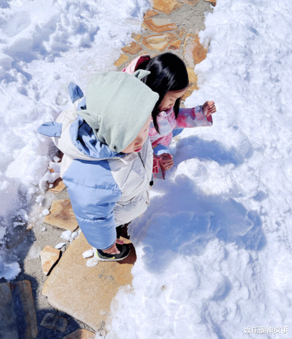 吴辰君|43岁“孔慈”已当妈，一儿一女已长大，姐弟合影很有爱