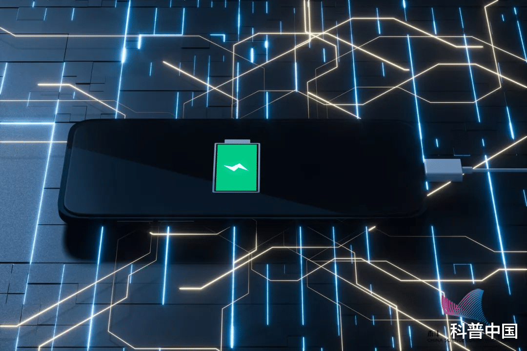 相机|手机充电充到100%?充电时先插手机还是充电器?原来以前都做错了