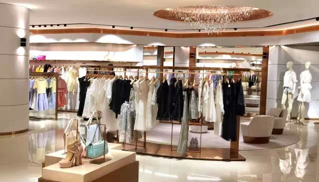 中国第一纺织网|疫后女性消费更加强劲，这家本土轻奢女装集团上半年净赚1.89亿