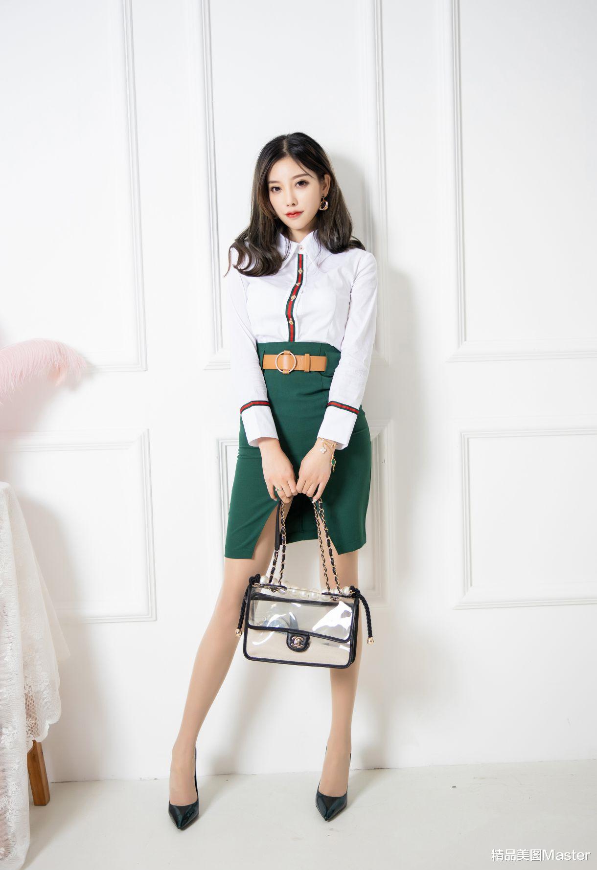 狮子座|职场白领穿搭：白衬衫包臀裙，彰显出都市女性不一样的女人味