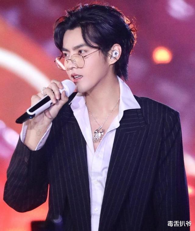 抚州 吴亦凡涉嫌强奸被刑拘，官媒相继发声表态，网友：简直大快人心！