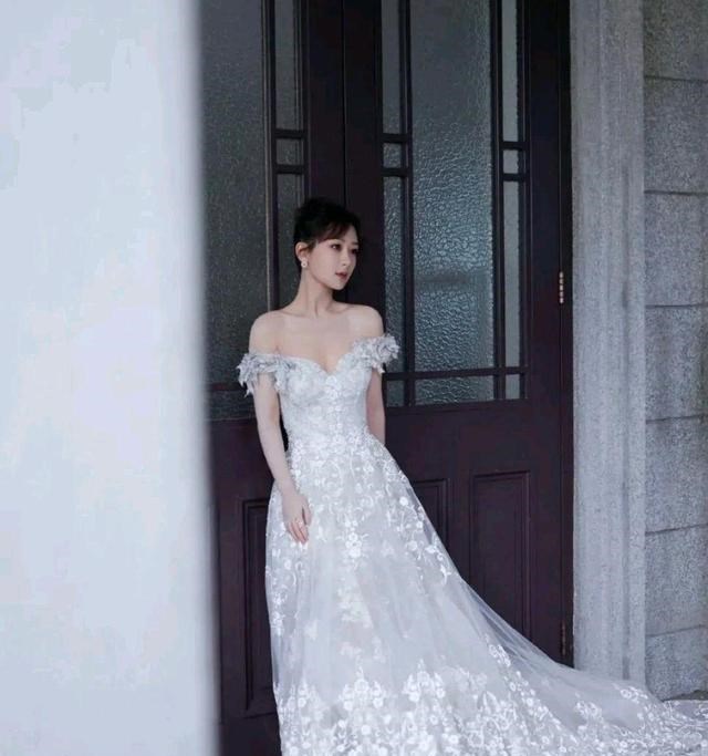 杨紫|杨紫网传新剧男主是合作过的男艺人，李现、邓伦还有任嘉伦上榜