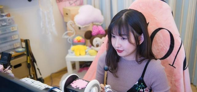 |又一“灰色”生意成香饽饽，赚钱全靠哄人，有人月收入高达3万