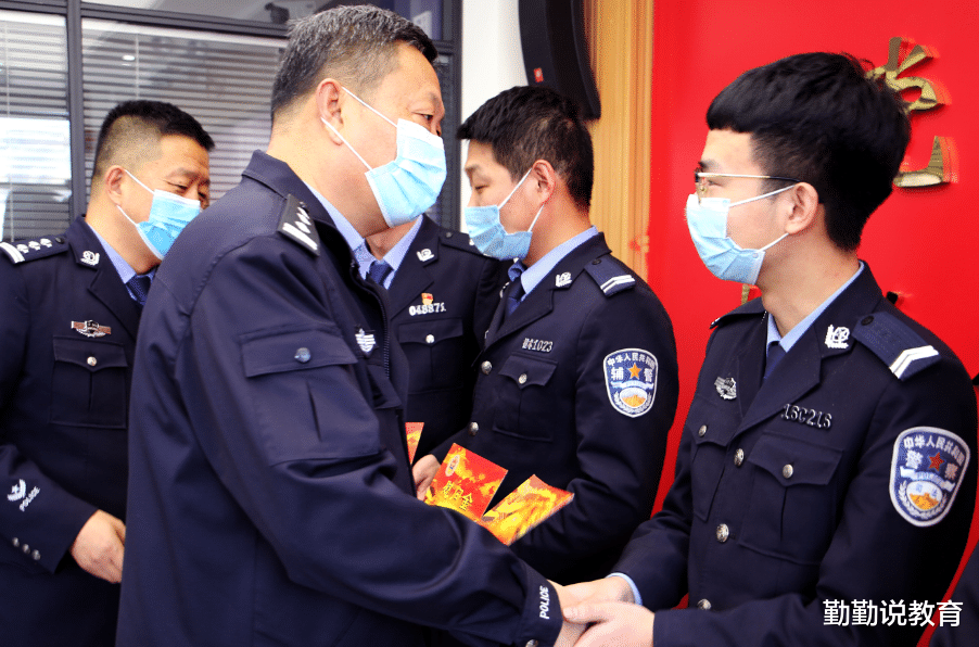 辅警|2021下半年各地辅警陆续开始招聘，工资不高，但3点优势让人眼红