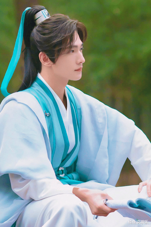 杨洋|杨洋赵露思首次搭档！《且试天下》海报曝光，高颜值CP好养眼