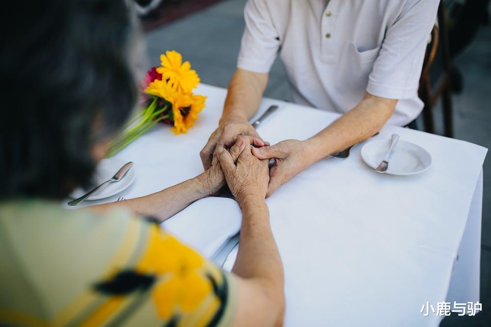 一位八旬老者的告诫:退休后长期串门,更多的是弊端