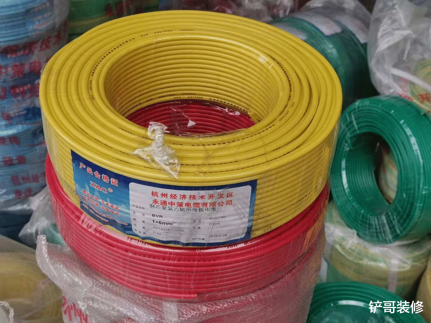 老电工提醒：电路施工时，别再花冤枉钱了！