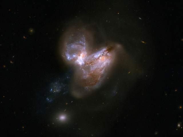 银河系与仙女座:星系冲撞会发生什么?