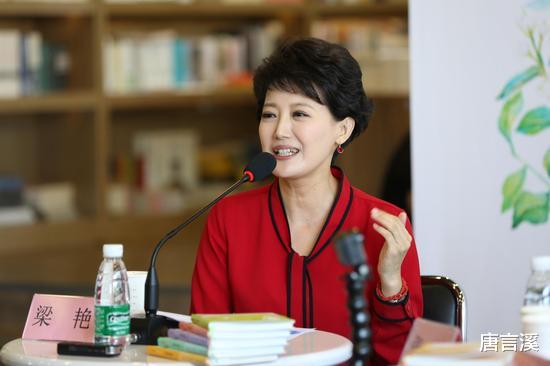 李冰冰|现在也没结婚的8位女主持人，原因各有不同，最大50岁，最小39岁