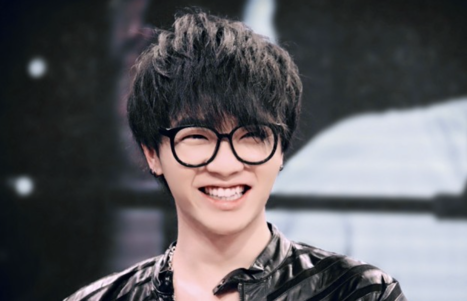 华晨宇|怒怼粉丝，演唱会内卖凳子，一瓶雪碧55元，华晨宇到底怎么了？