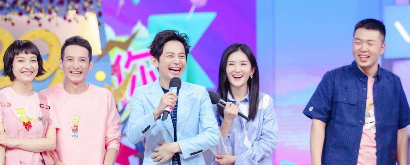 姚姚时尚|谢娜回归《快本》报喜：二胎女儿小名小咘芽！何炅作陪笑成眯眯眼