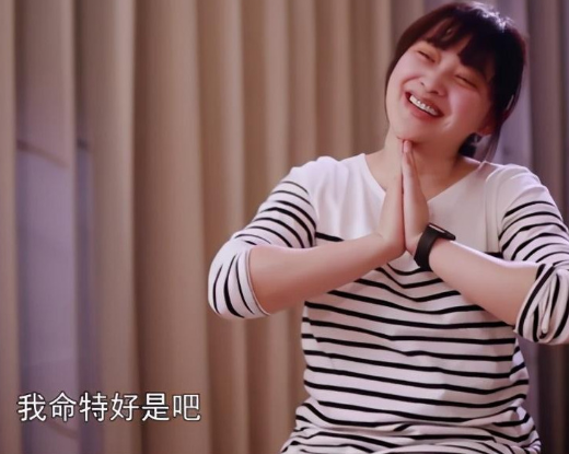 李沁|22岁拿国际影后，31岁离婚后嫁大11岁老公，如今46岁状态绝佳