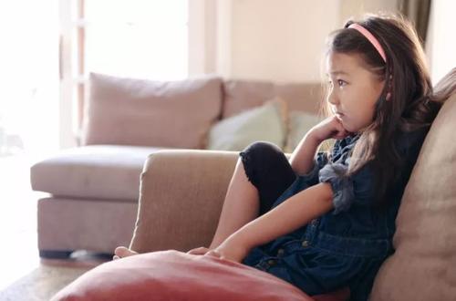 Hi家有小甜椒儿 妈妈卖手抓饼,起早贪黑,儿子穿2900元的鞋子,满脸骄傲