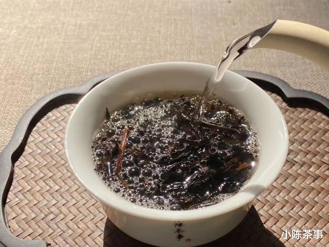 邮票|3个方面分析，紫砂壶泡岩茶会苦的原因，很多人忽略了这个细节