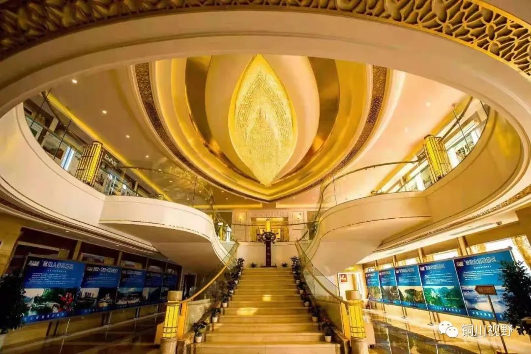 铜川周春辉 用手机也能拍出大片的效果，暮春到初夏的景色，我也试着拍一下