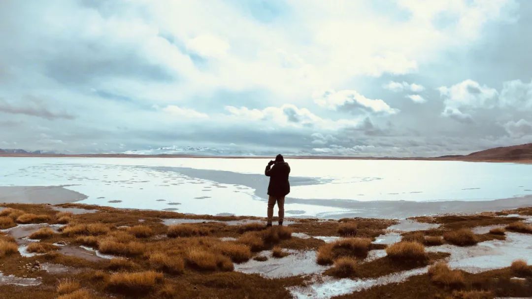 胡歌|39岁胡歌又上热搜！逃跑捡垃圾8年：做明星没劲儿透了！