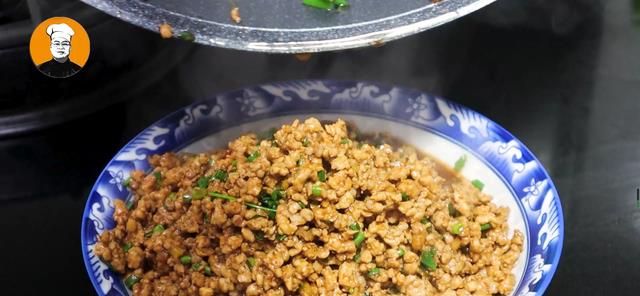 小刘的日常|蒸包子的详细做法,掌握好这个技巧,不塌陷不回缩,皮薄馅大