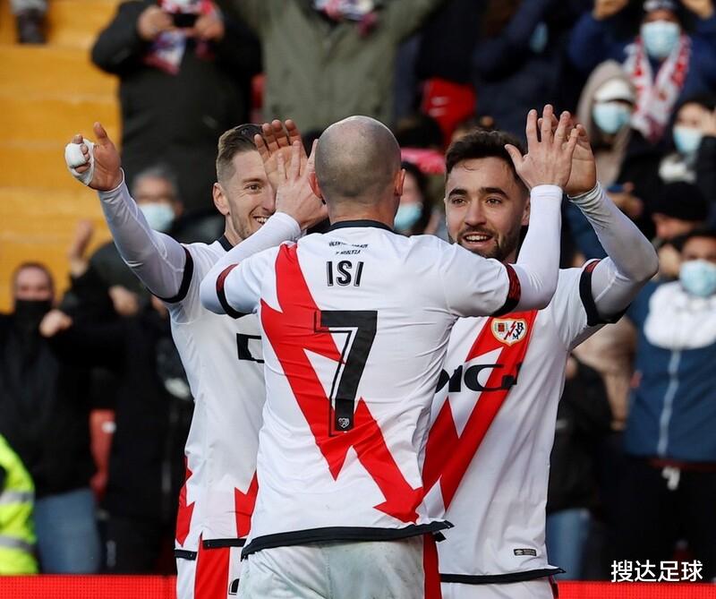 西班牙人|0-1！西班牙人輸?shù)羯囫R大戰(zhàn)+創(chuàng)隊(duì)史級(jí)恥辱，對(duì)手隔空重?fù)舭退_