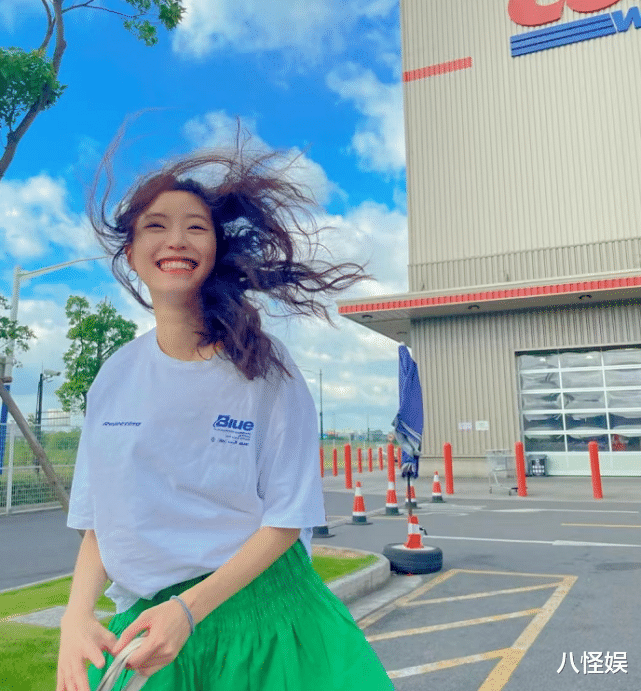 纪凌尘|纪凌尘女友大量生活照曝光，超模身材可盐可甜，风格酷似阚清子