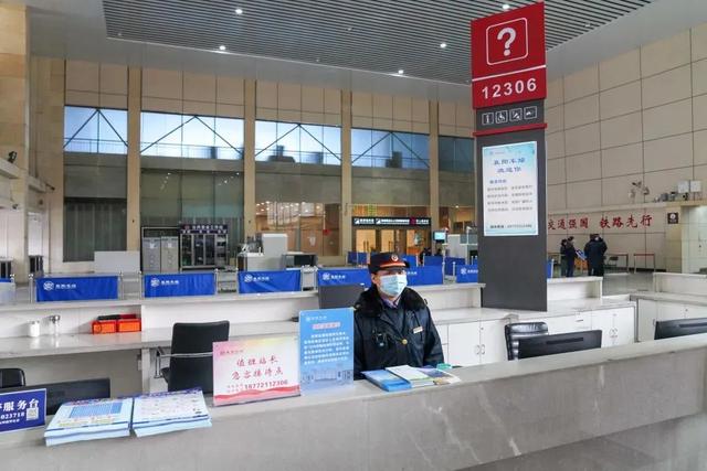 吉林日报 60岁以上老人坐火车优先安排下铺！这份出行指南转给咱爸妈→