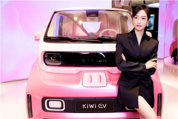 宋茜|宋茜御姐范十足! 穿真空西装演绎霸气范，气质颜值彻底开挂了