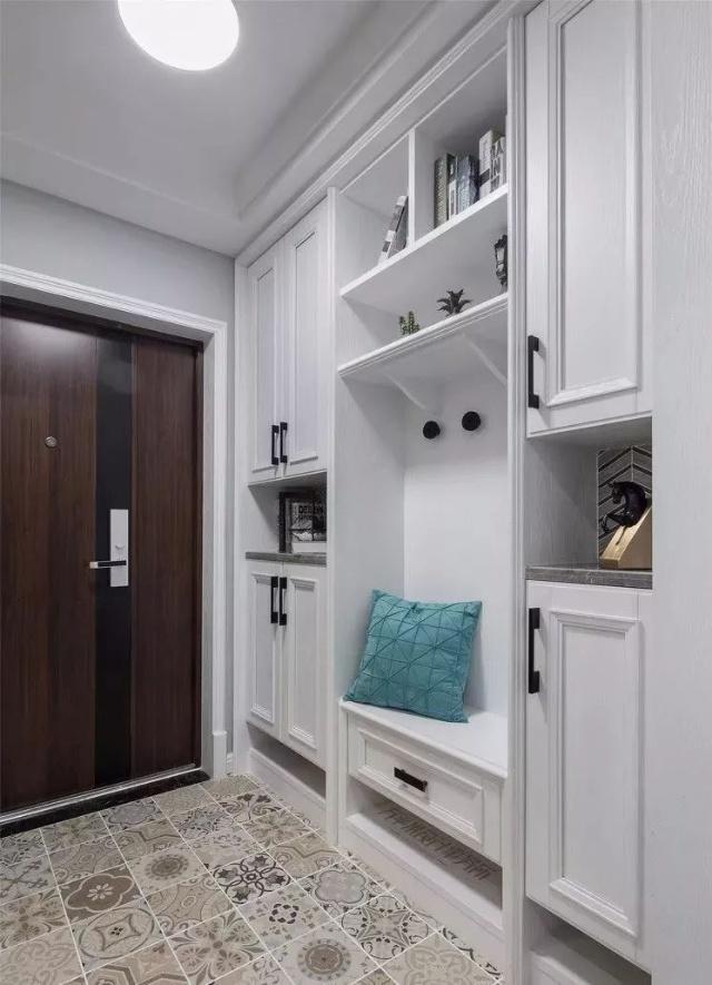 鞋柜+换鞋凳+收纳组合，这个柜子能顶一间房，漂亮又实用！