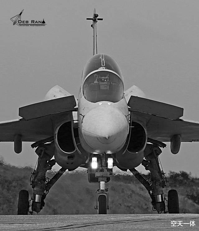 射击|阵风参加迪拜航展,被当成L15教练机,印度:感觉受到了10000点伤害