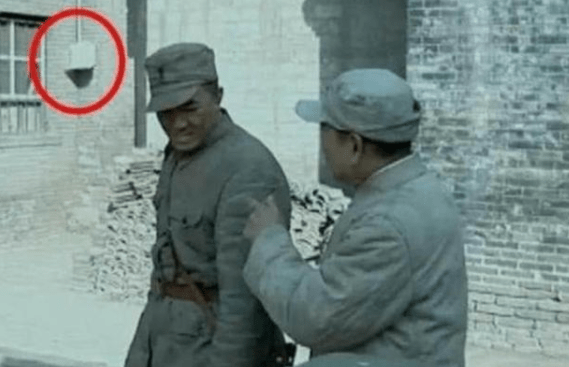 穿帮镜头|05版神剧《亮剑》,你没发现的七大穿帮镜头,复活的日本军官亮了!