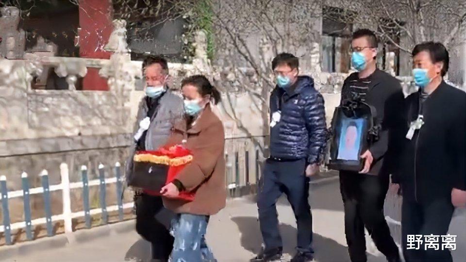 购房置业|郭威一家回九江祭祖,网友给他点赞:回来吧,我们筹款给你买房