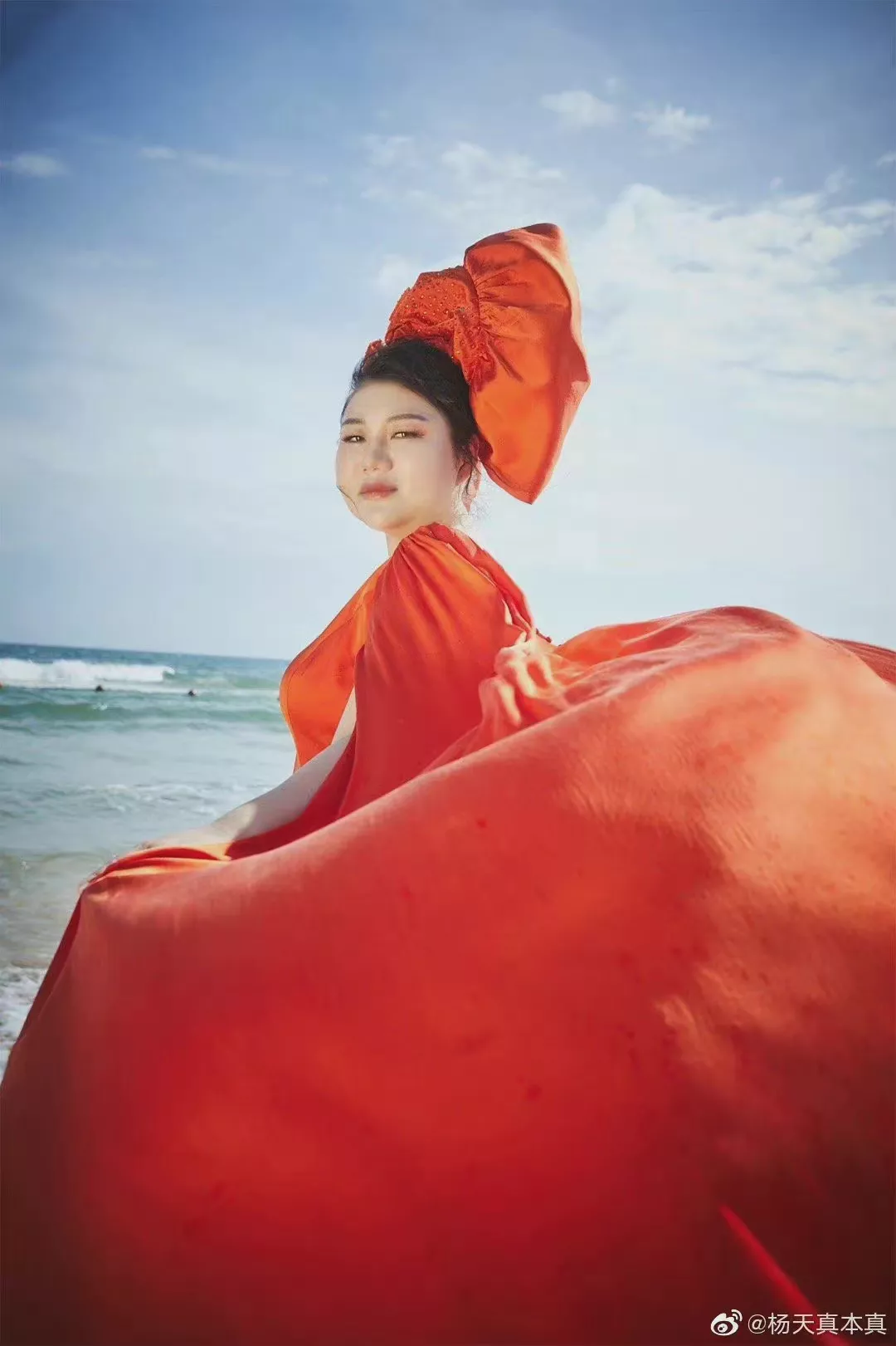 关晓彤|艾小羊：谁来救救关晓彤