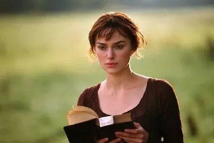 凯拉·奈特莉|“英伦玫瑰”一家四口确诊新冠