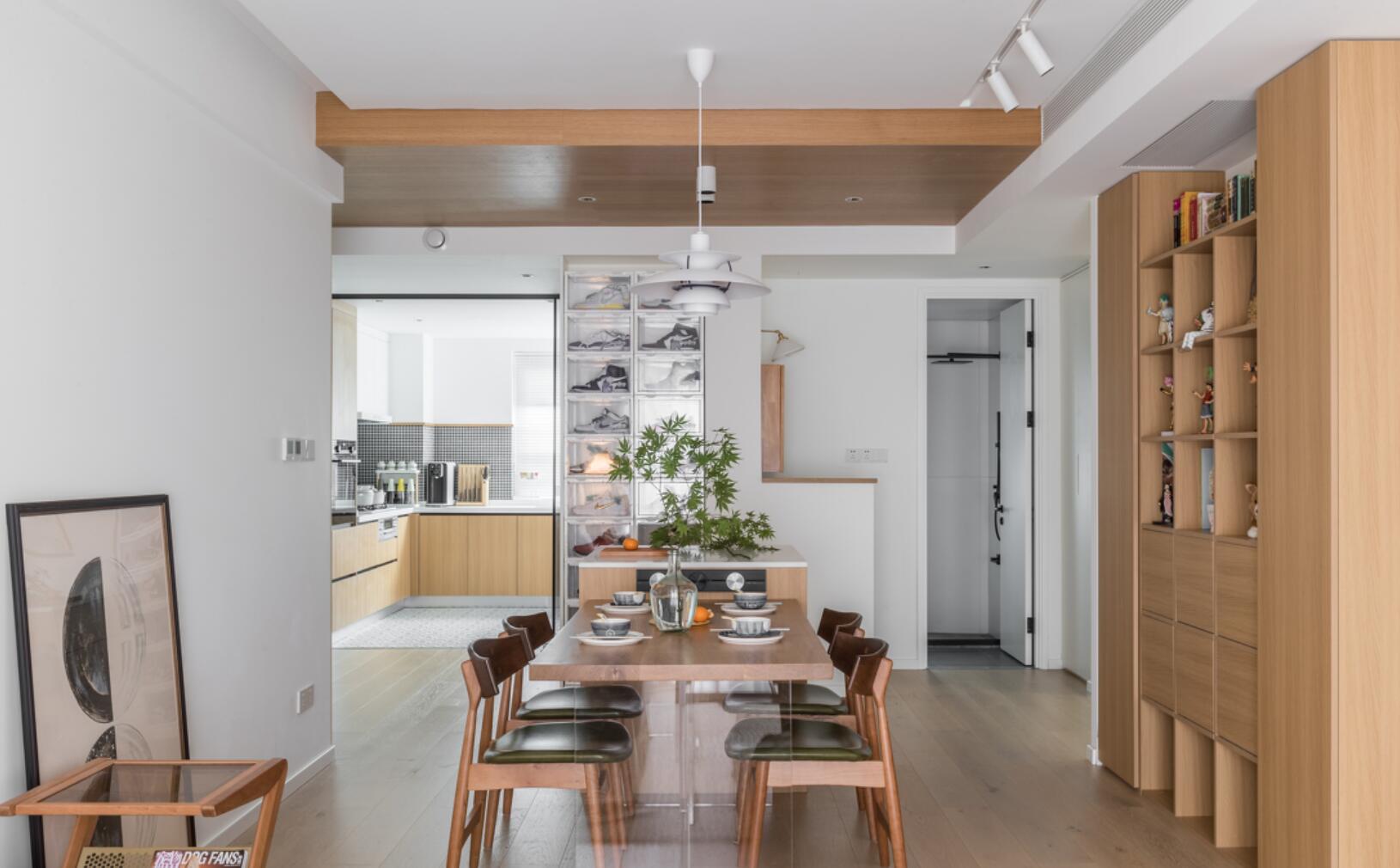 只是动了一面墙,就立马多出个衣帽间,这个布局思路真实用