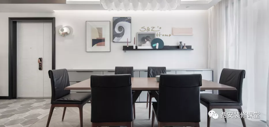 定制餐边柜，不做满墙，留白高级