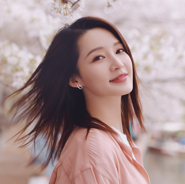 龚俊|龚俊又曝新资源，或将搭档90后实力小花，导演已暗示其转型方向