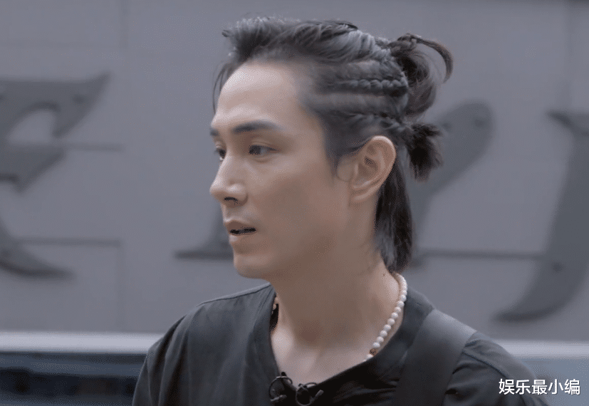 李承铉|《披哥》李铢衔再次弹贝斯，李承铉在旁不知所措，温柔都是相互的