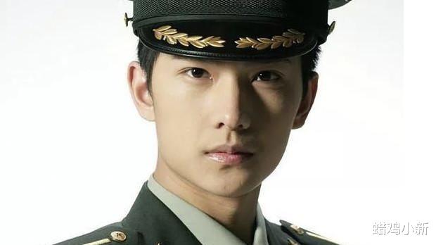 杨洋|军艺三届校草会面，两个四十多岁的大叔还在对自己的校草位置念念不忘！