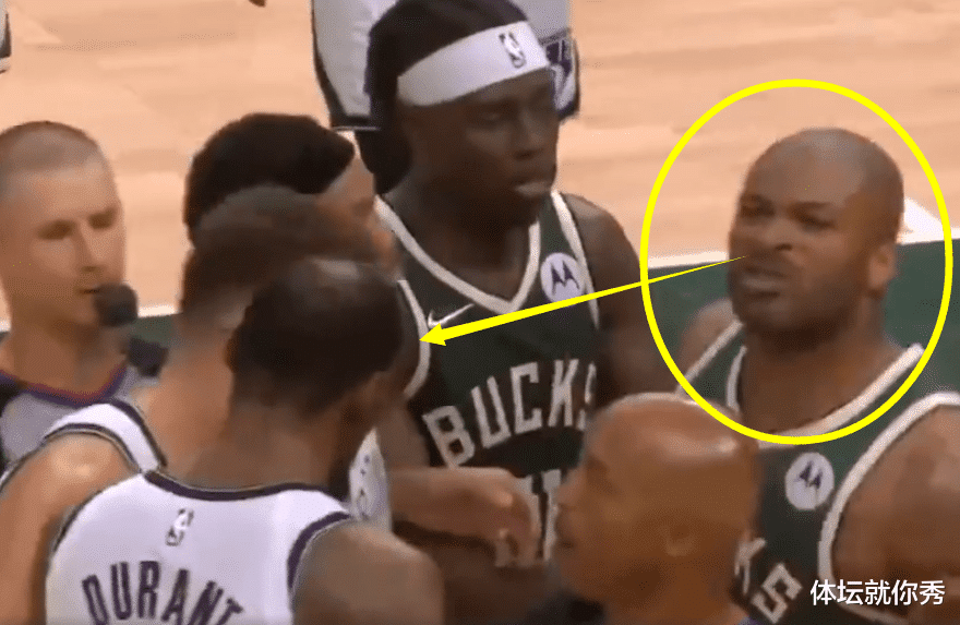 凯文·杜兰特|火爆！塔克怒喷KD，4人都拉不住他，KD险些被激怒，谁注意格里芬