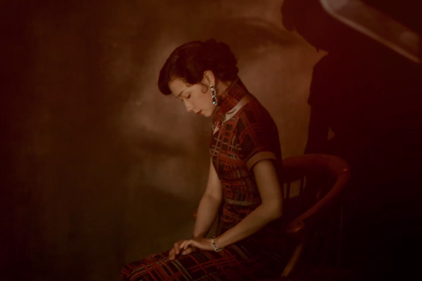 道恩·强森|39岁万茜出演白流苏，旗袍装魅力十足，网友：已经迫不及待了