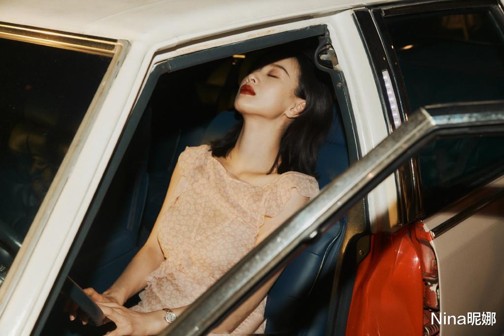 赵露思|中国首位90后女星李梦美到戛纳！穿黄纱裙脱颖而出，真给国人长脸