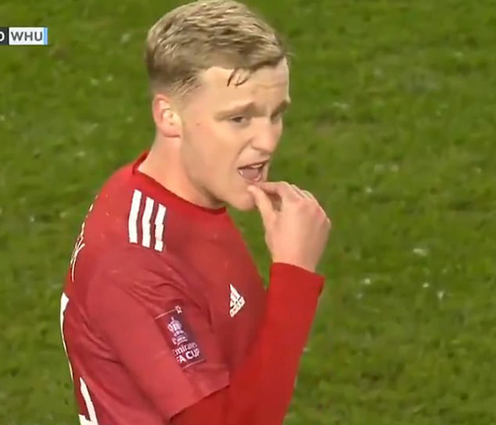 曼联|曼联错估转会费买范德贝克，导致无缘桑乔格拉利什！巨头以为钱够