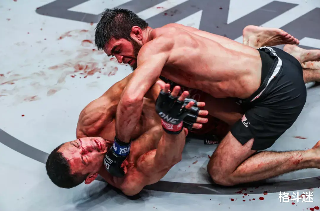 納斯|真正的暴力美學(xué)！真正的浴血奮戰(zhàn)！