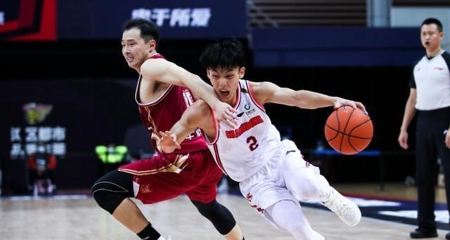陪你慢慢变老 杜锋硬要带他进男篮，如今24分+17分蜕变，广东又一球星，长大了