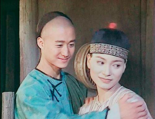 楚乔传|吴京的逆袭情史，因穷曾被两位美人嫌弃，邂逅谢楠后收获神仙爱情